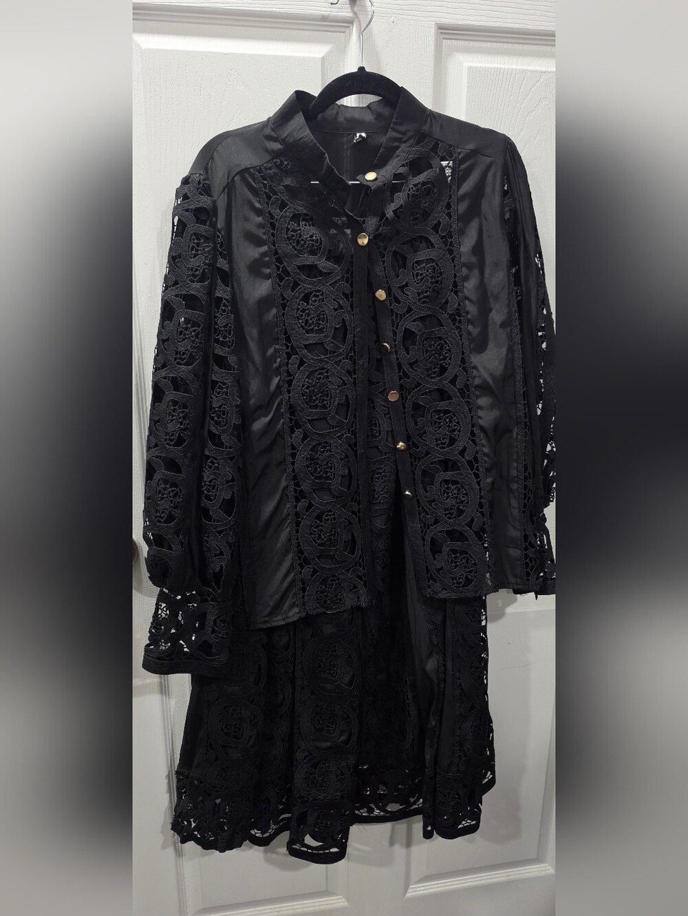 Black Lace Panel Button-Front Jacket And Skirt. 2pc. Beautuful Set.